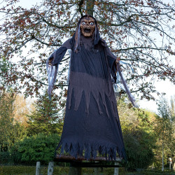 Décoration De Zombie Géant A Suspendre